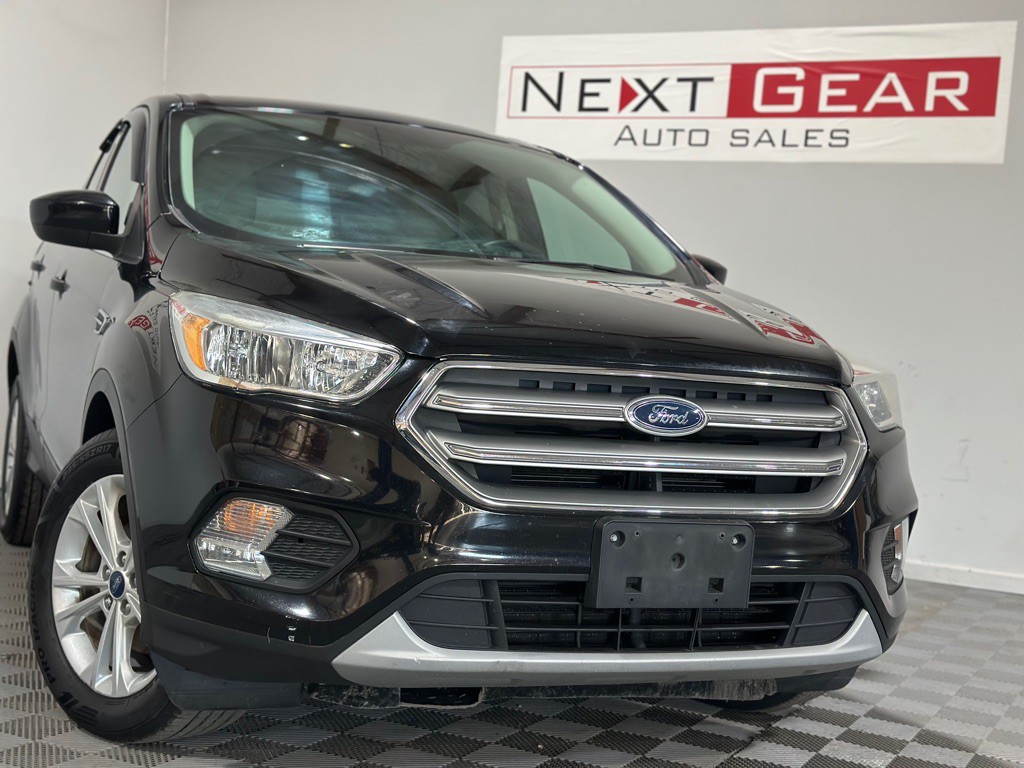 2017 Ford Escape Image 2