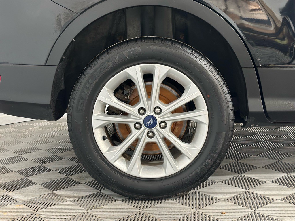 2017 Ford Escape Image 32