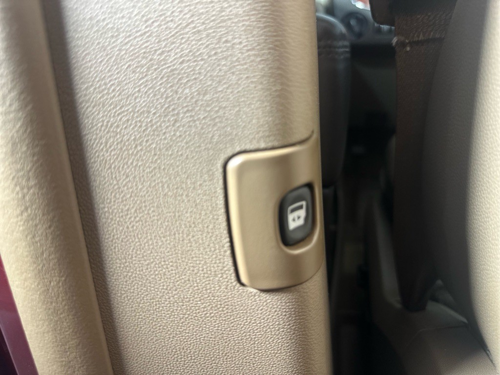 2014 Chrysler Town & Country Image 28