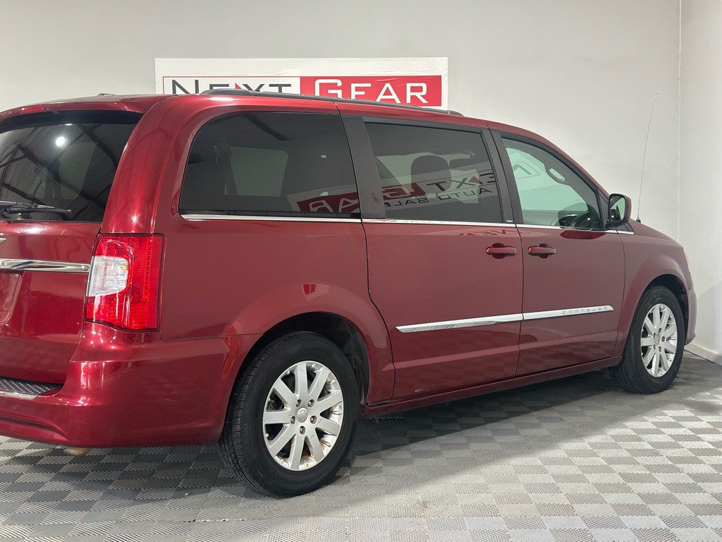 2014 Chrysler Town & Country Image 33
