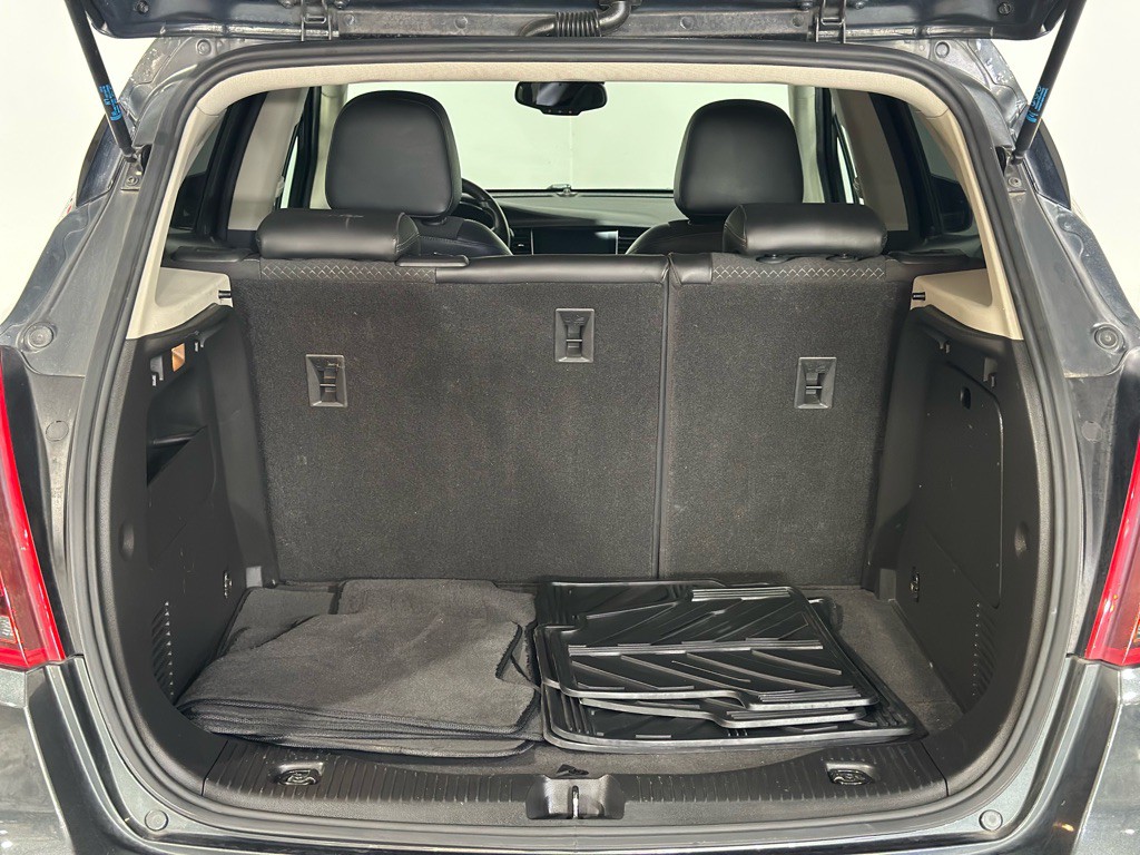2017 Buick Enclave Image 32
