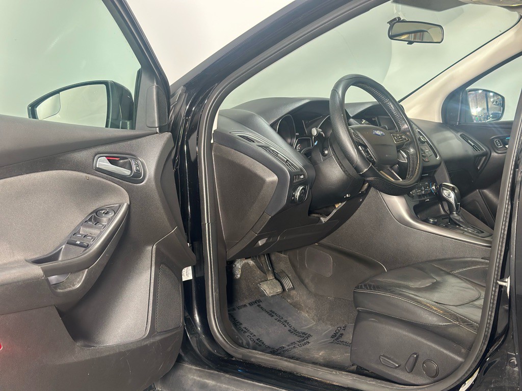 2016 Ford Focus Image 11