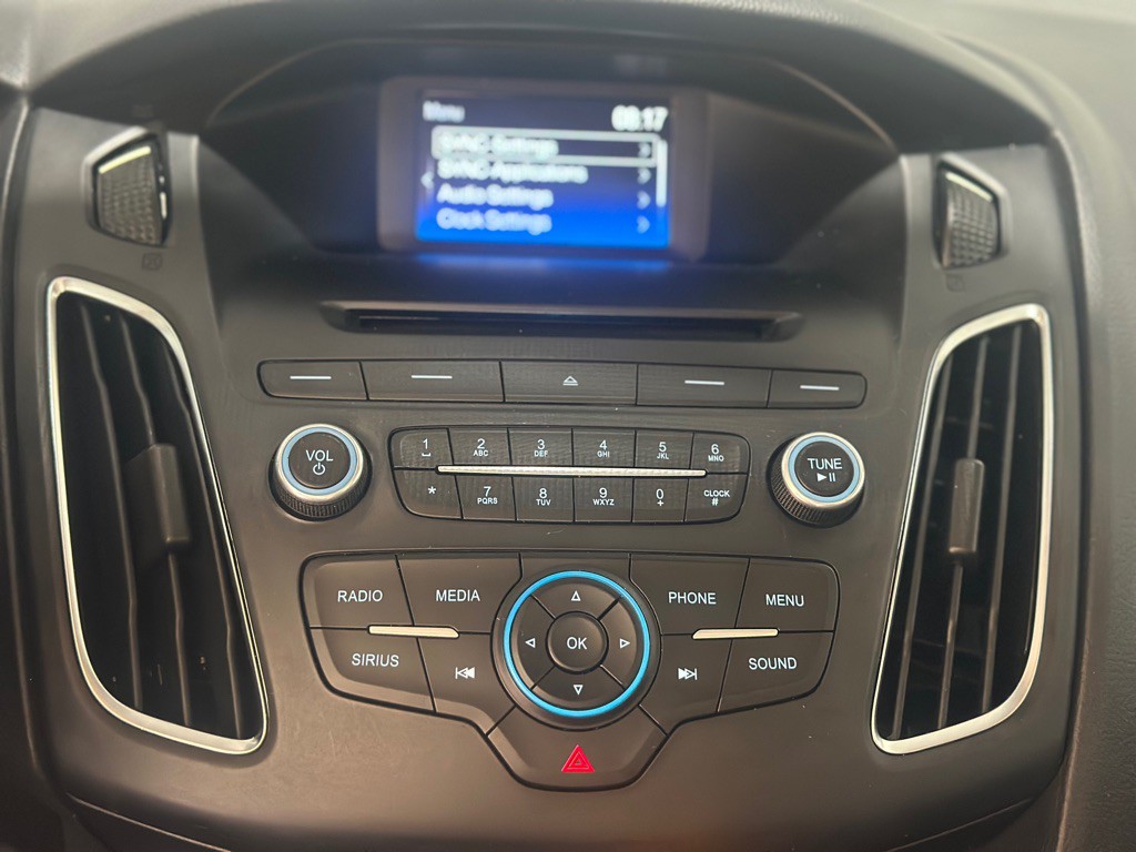 2016 Ford Focus Image 17