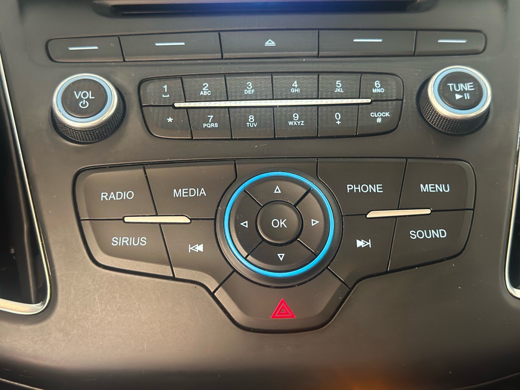 2016 Ford Focus Image 19