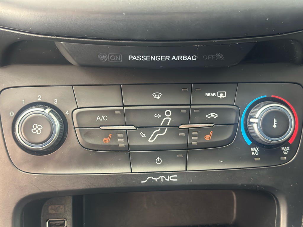 2016 Ford Focus Image 20