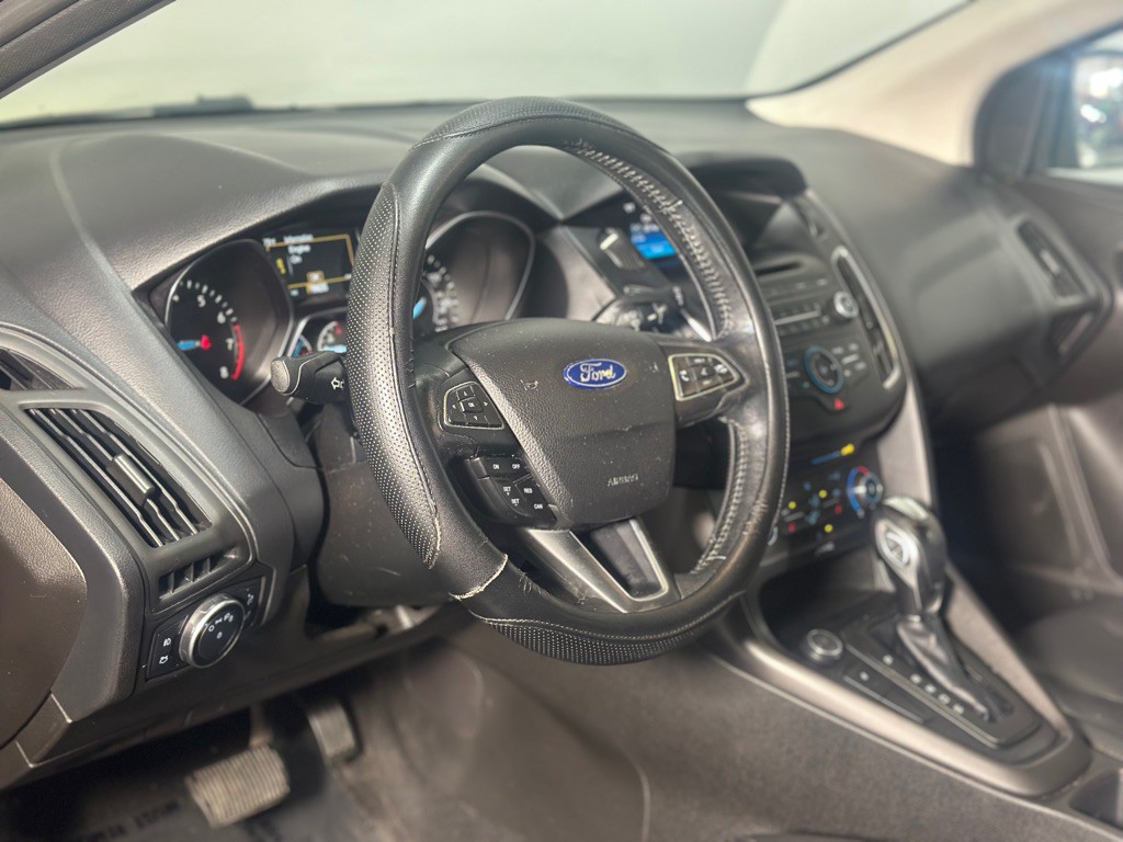 2016 Ford Focus Image 28