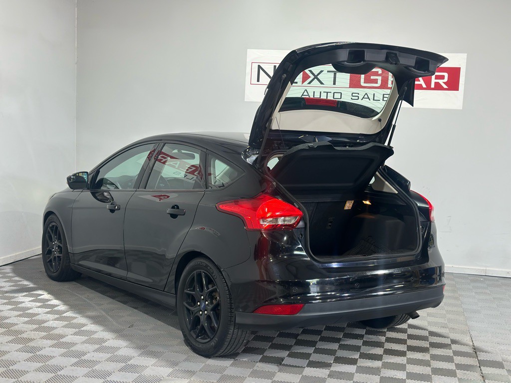 2016 Ford Focus Image 32