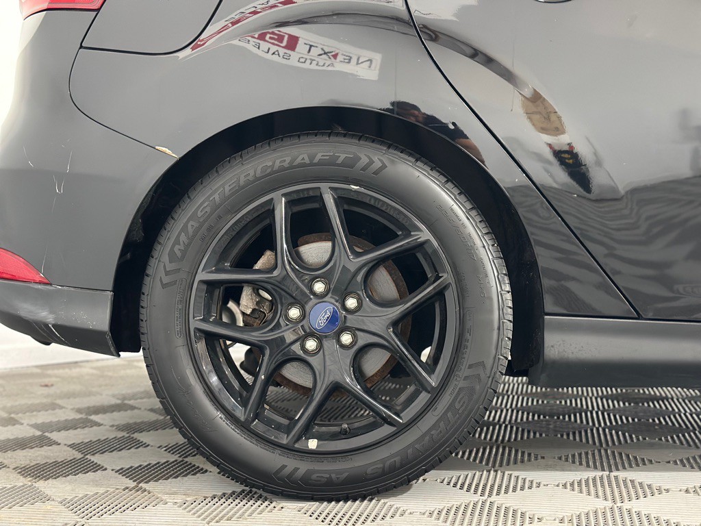 2016 Ford Focus Image 36