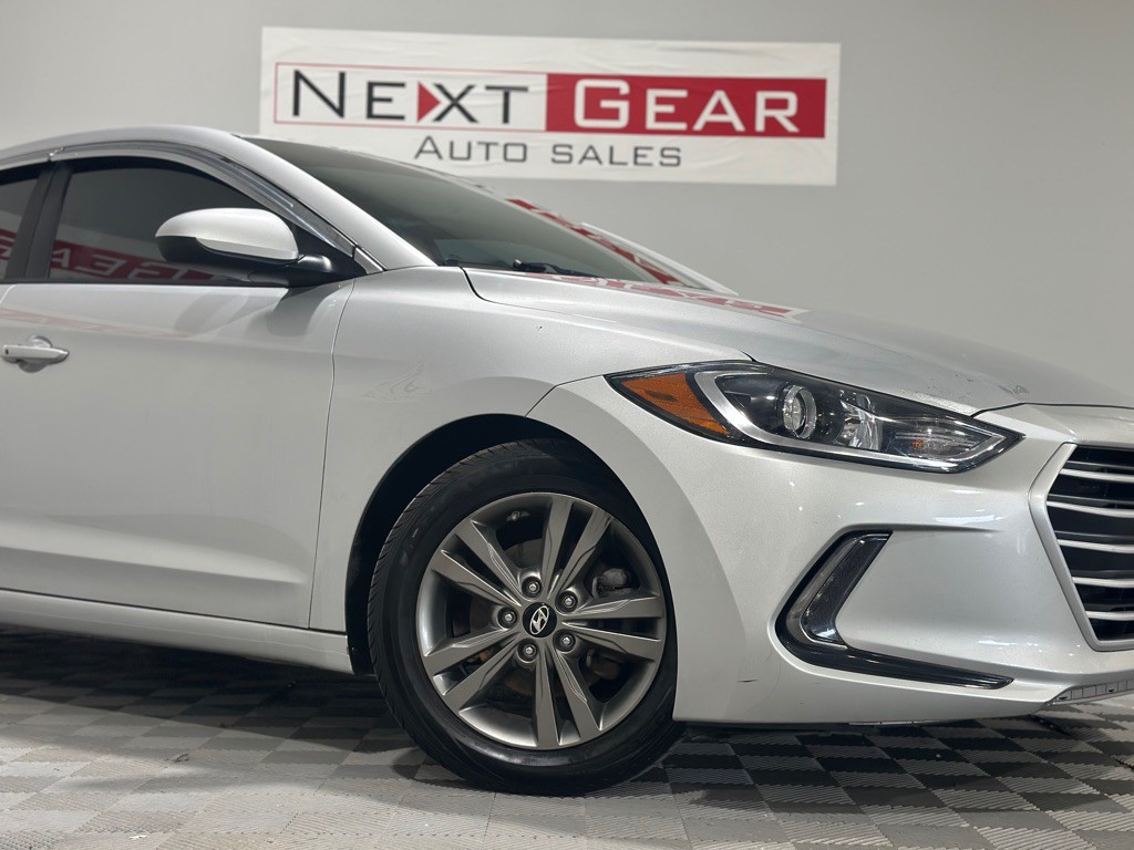 2018 Hyundai Elantra Image 2