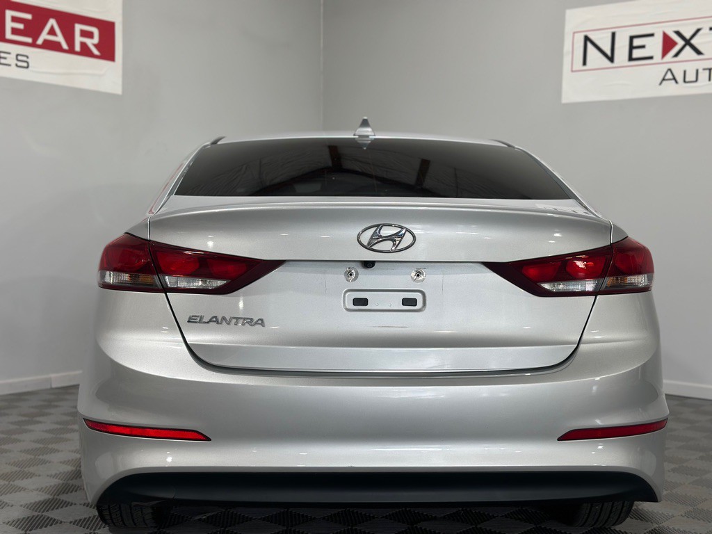 2018 Hyundai Elantra Image 8