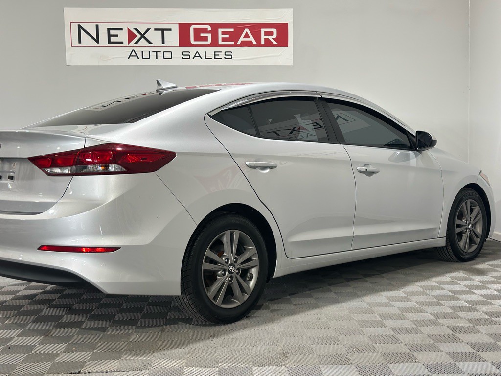 2018 Hyundai Elantra Image 9