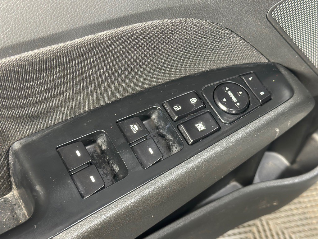 2018 Hyundai Elantra Image 32