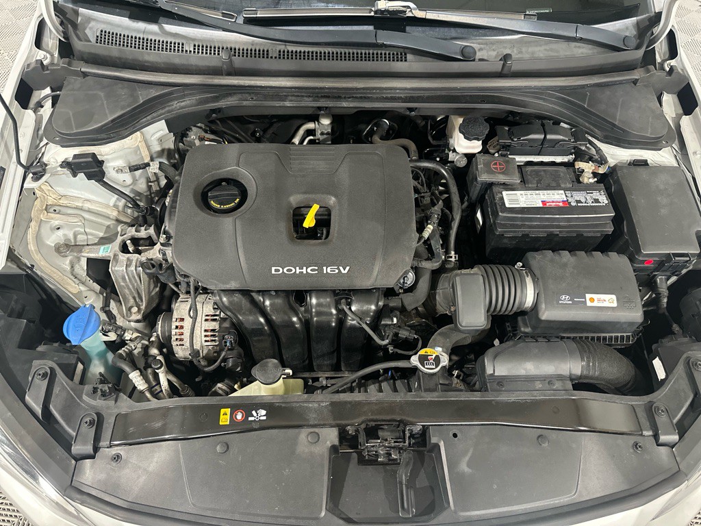 2018 Hyundai Elantra Image 36
