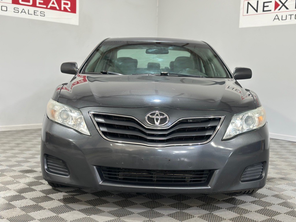 2011 Toyota Camry Image 3