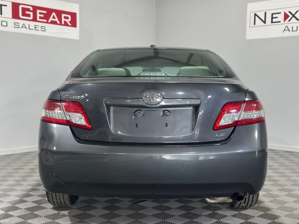 2011 Toyota Camry Image 6