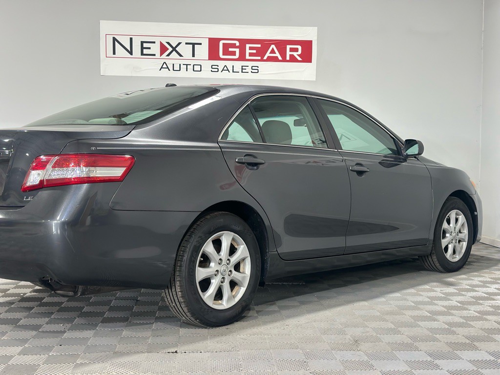 2011 Toyota Camry Image 7