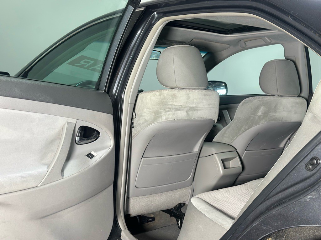 2011 Toyota Camry Image 9