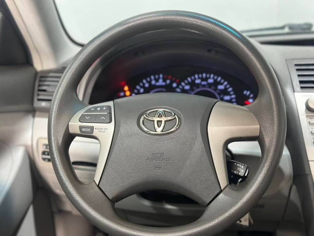 2011 Toyota Camry Image 12