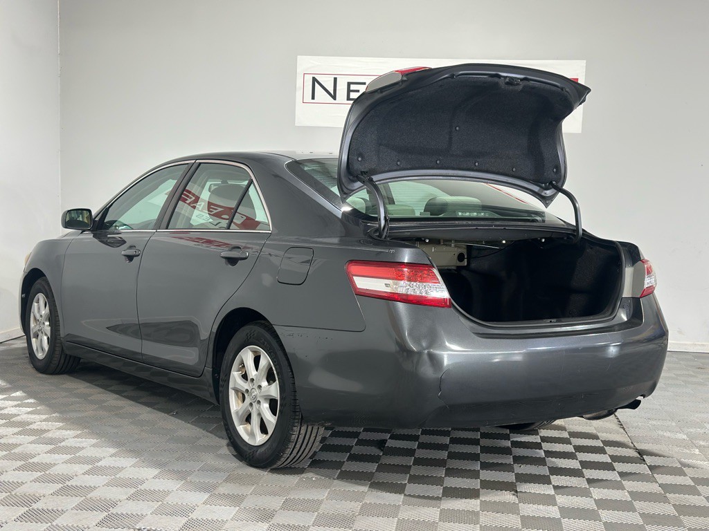 2011 Toyota Camry Image 29