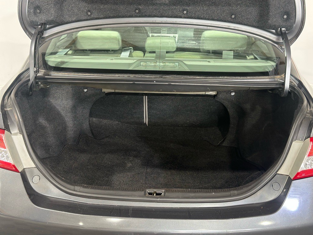 2011 Toyota Camry Image 30