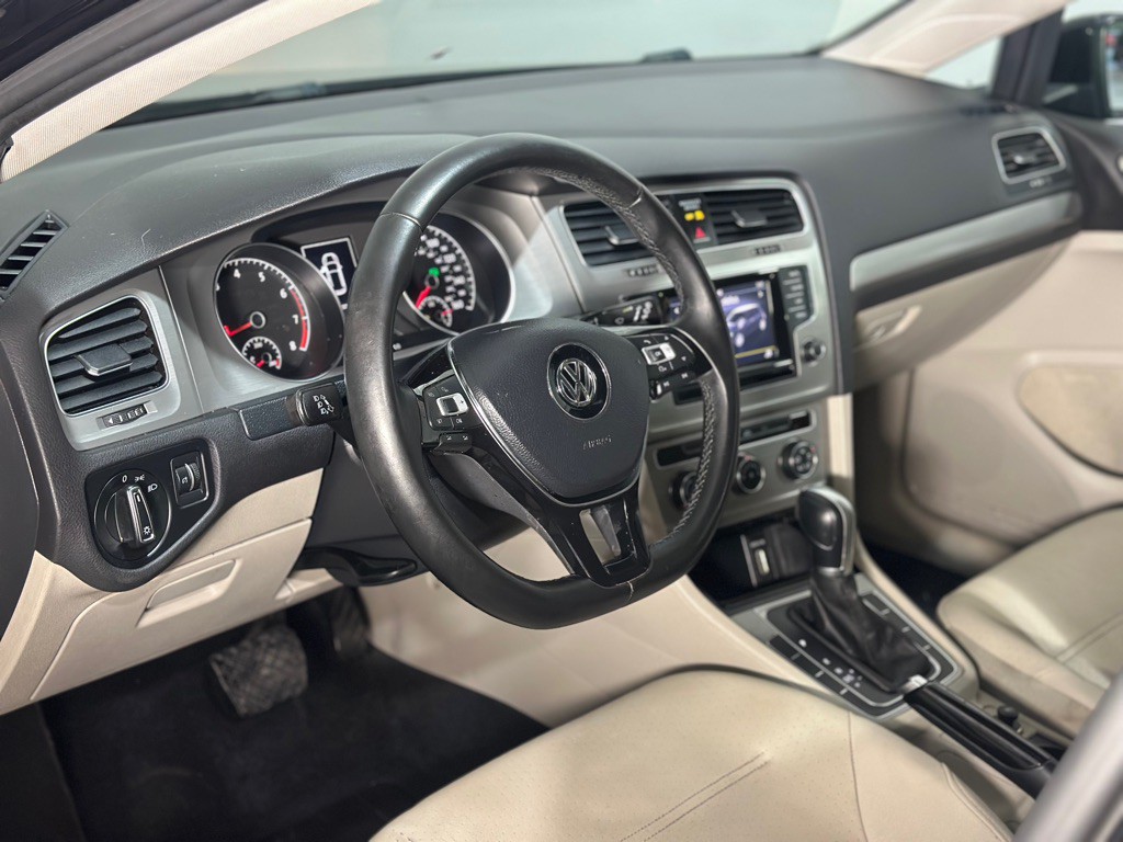 2015 Volkswagen Golf Image 19