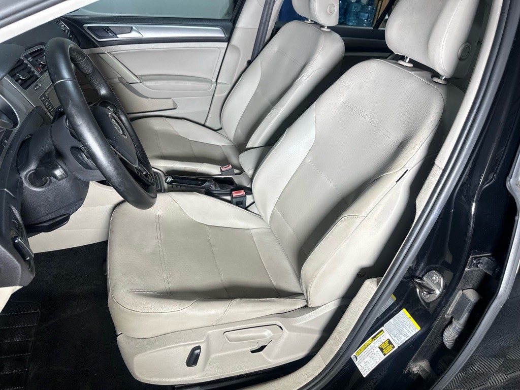 2015 Volkswagen Golf Image 23