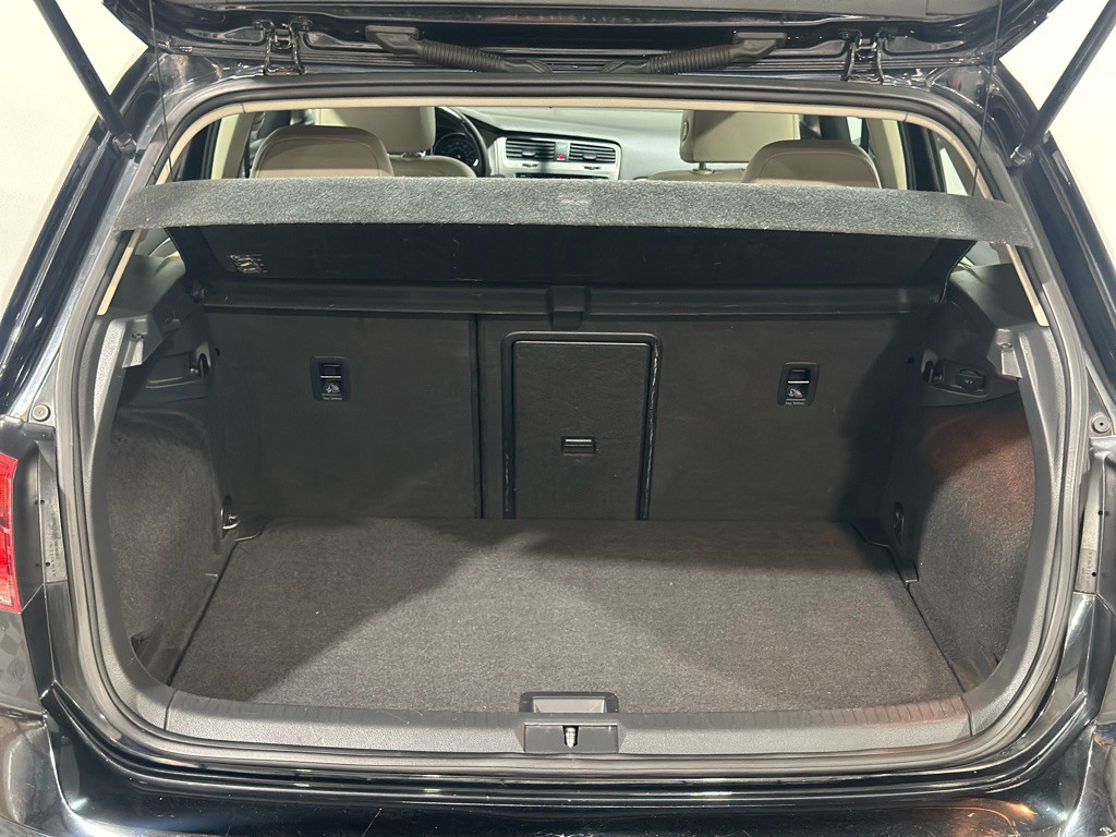 2015 Volkswagen Golf Image 30