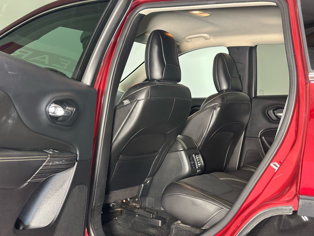 2015 Jeep Cherokee Image 11
