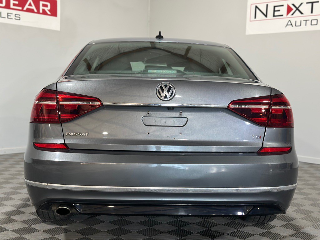 2017 Volkswagen Passat Image 7