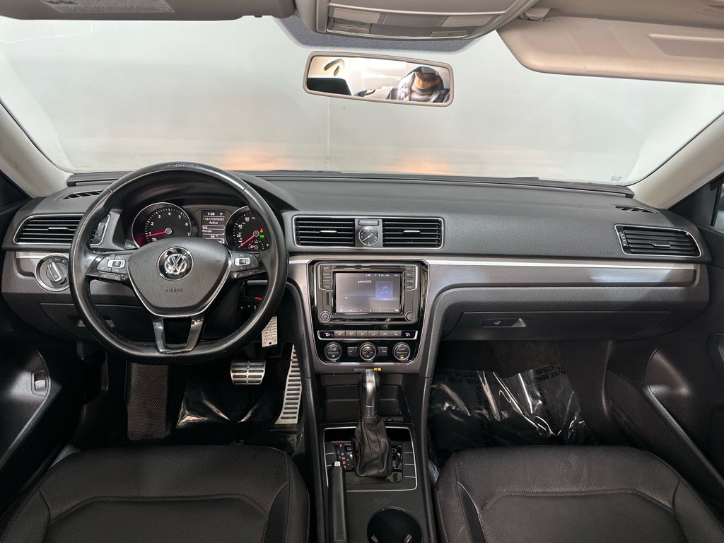 2017 Volkswagen Passat Image 11