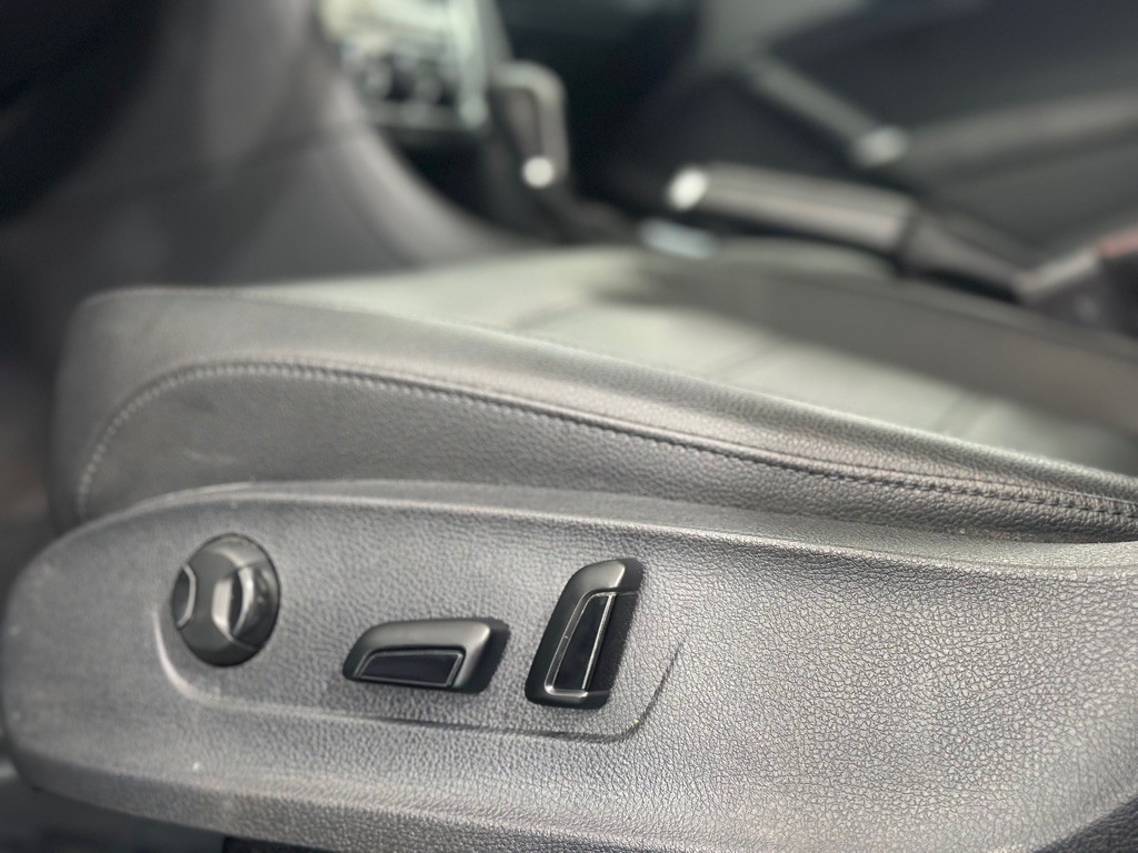 2017 Volkswagen Passat Image 23