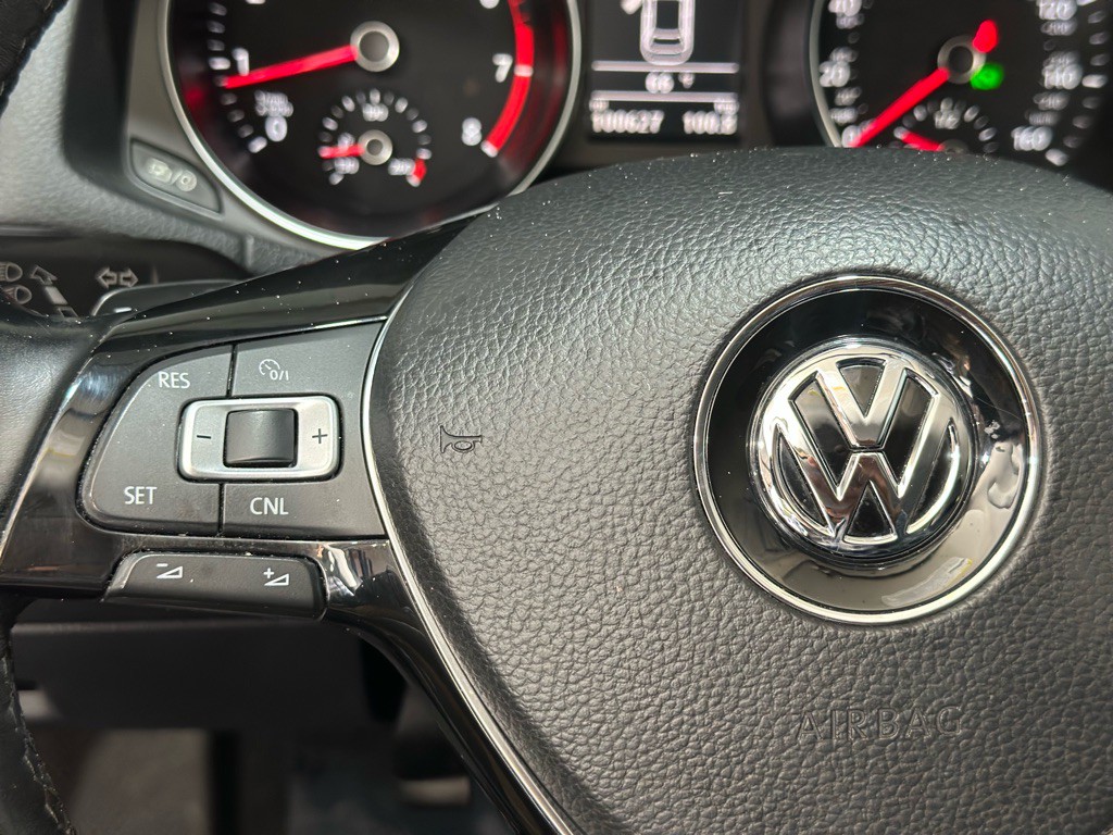 2017 Volkswagen Passat Image 27