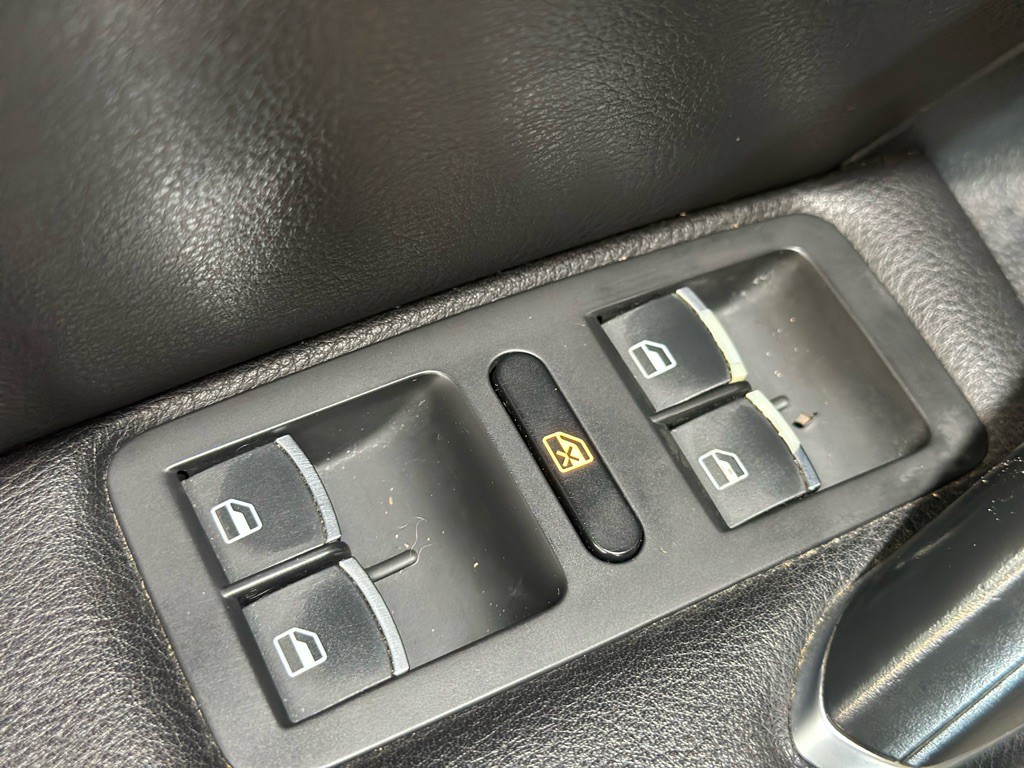 2017 Volkswagen Passat Image 29