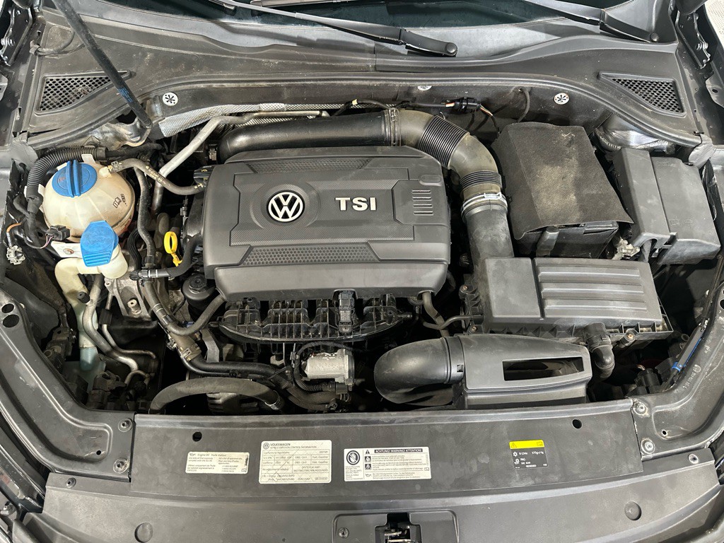 2017 Volkswagen Passat Image 34