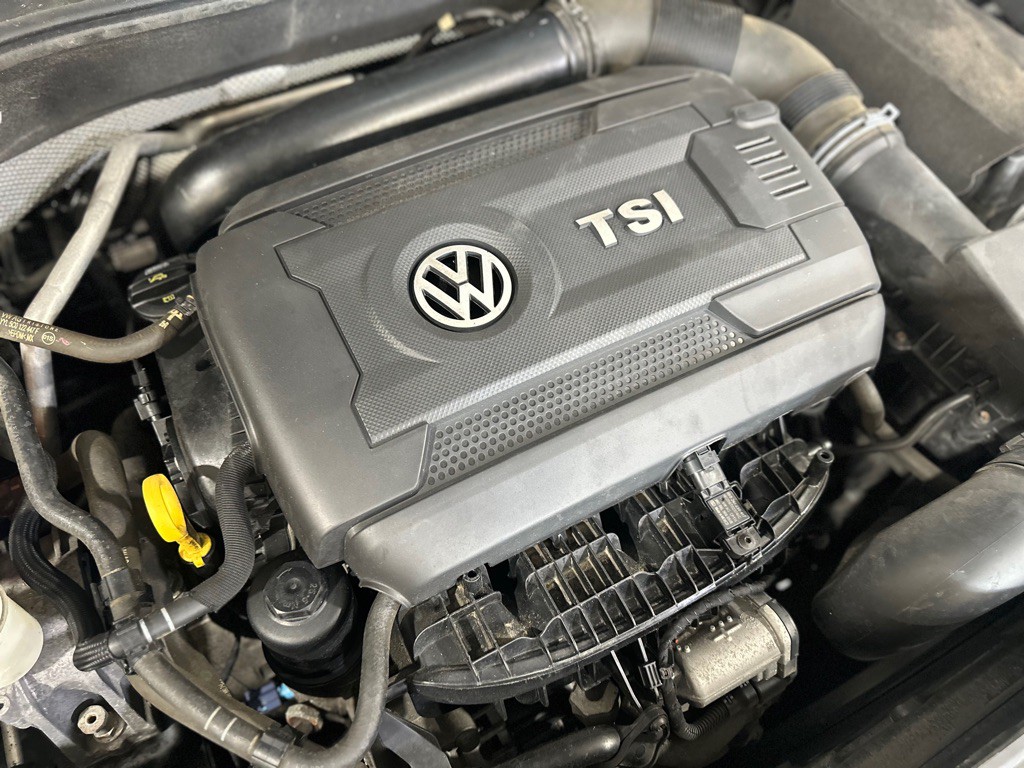 2017 Volkswagen Passat Image 35