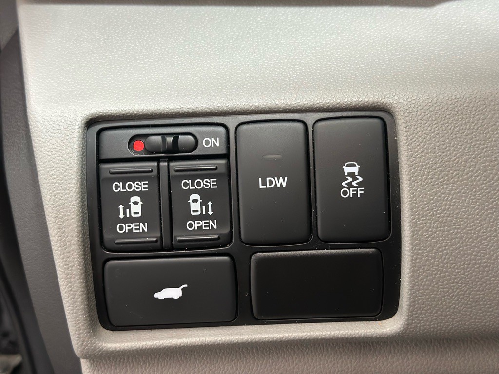 2015 Honda Odyssey Image 34