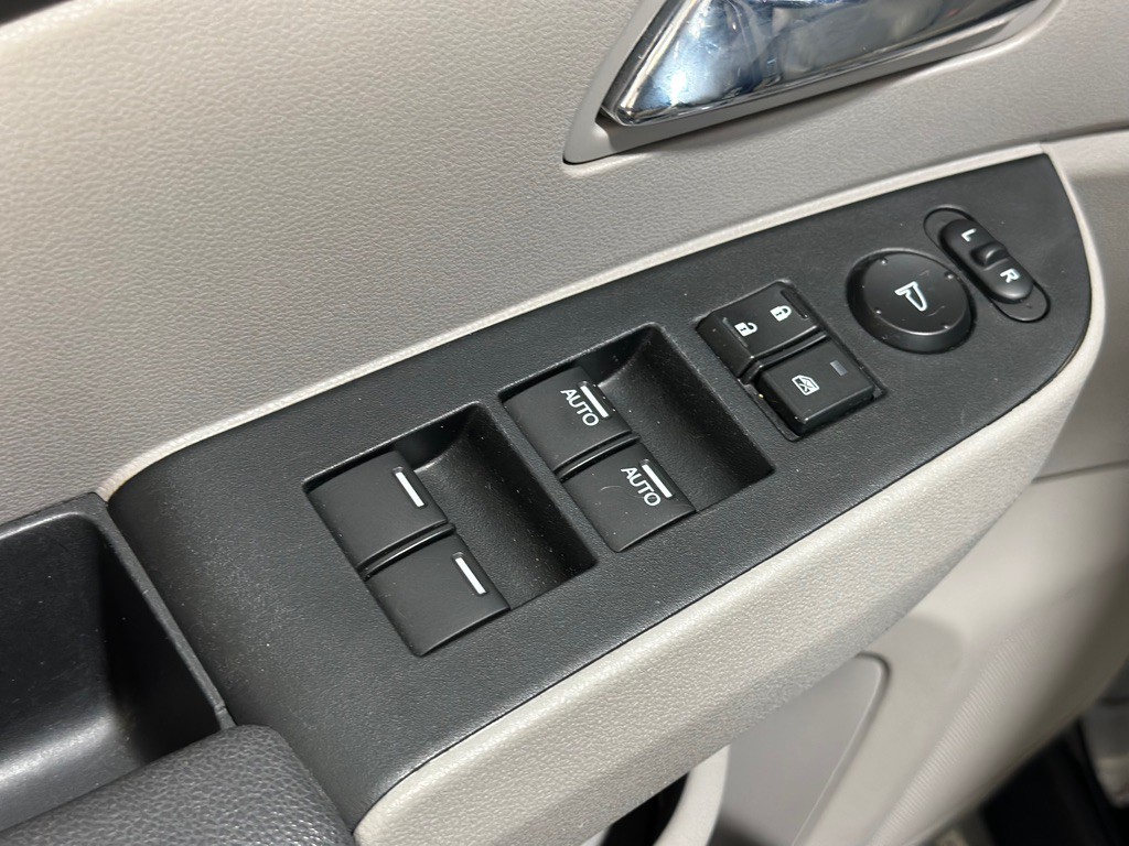 2015 Honda Odyssey Image 35