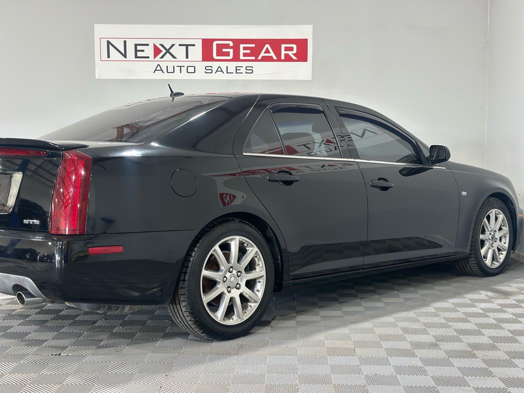 2005 Cadillac STS Image 8