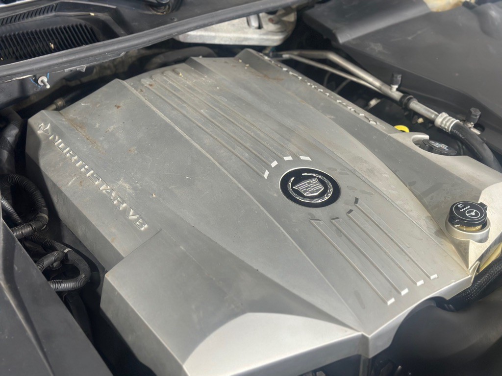2005 Cadillac STS Image 40