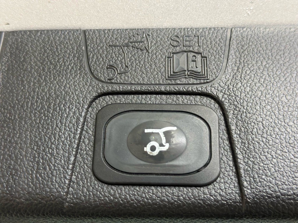 2016 Ford C-Max Image 34