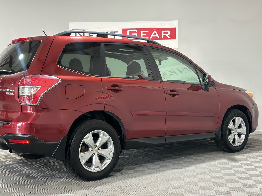2015 Subaru Forester Image 8