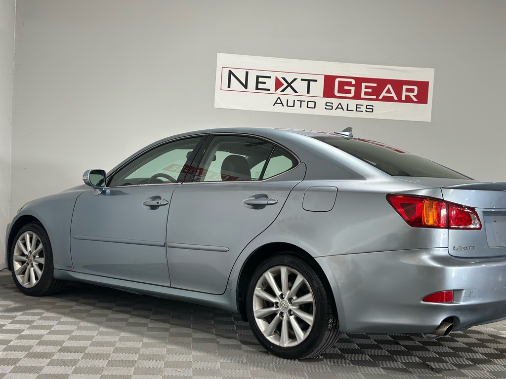 2009 Lexus IS Image 8