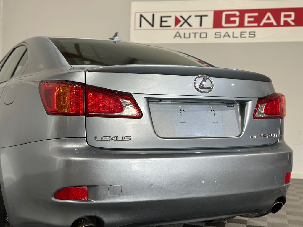 2009 Lexus IS Image 9