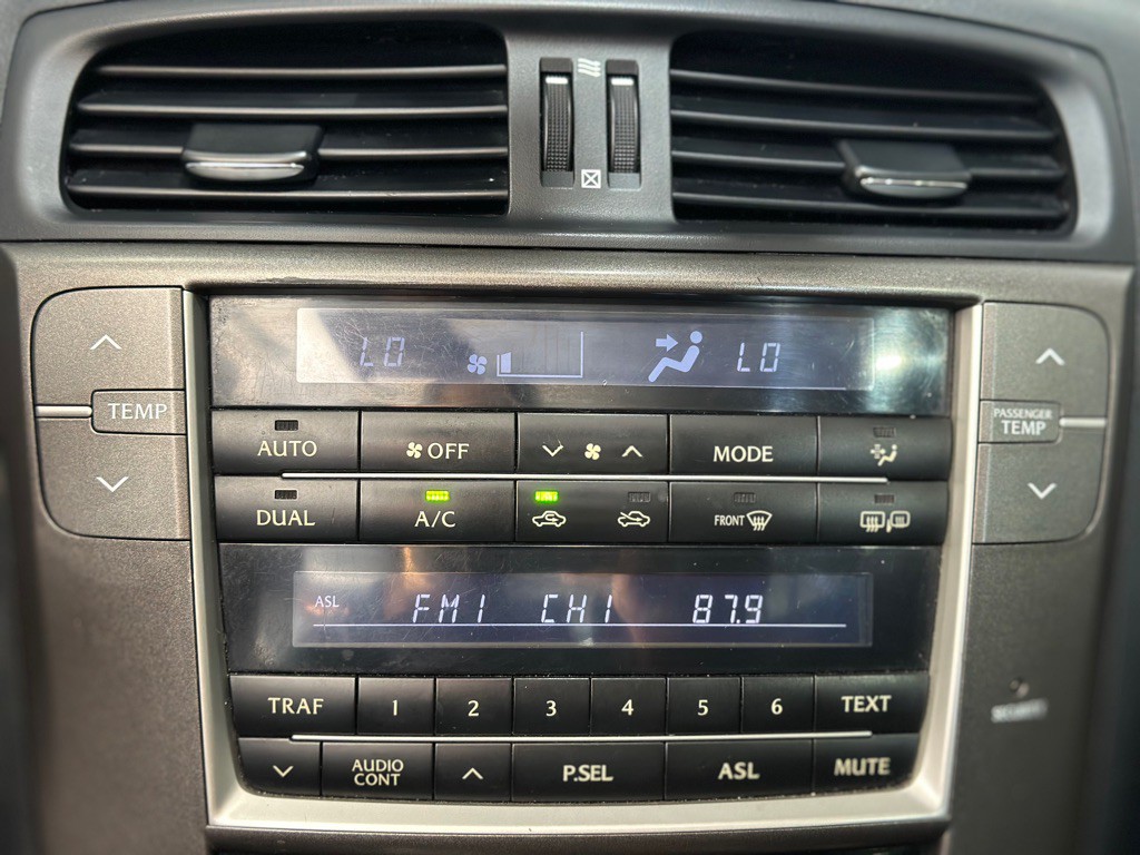 2009 Lexus IS Image 19