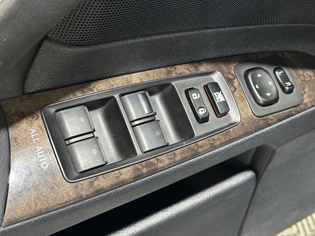 2009 Lexus IS Image 32