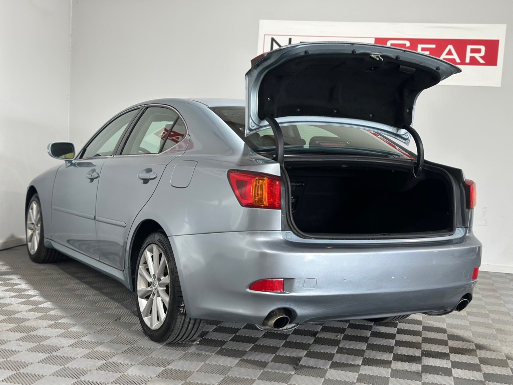 2009 Lexus IS Image 37