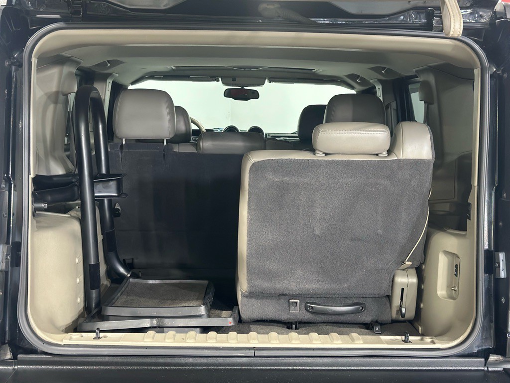 2004 HUMMER H2 Image 35
