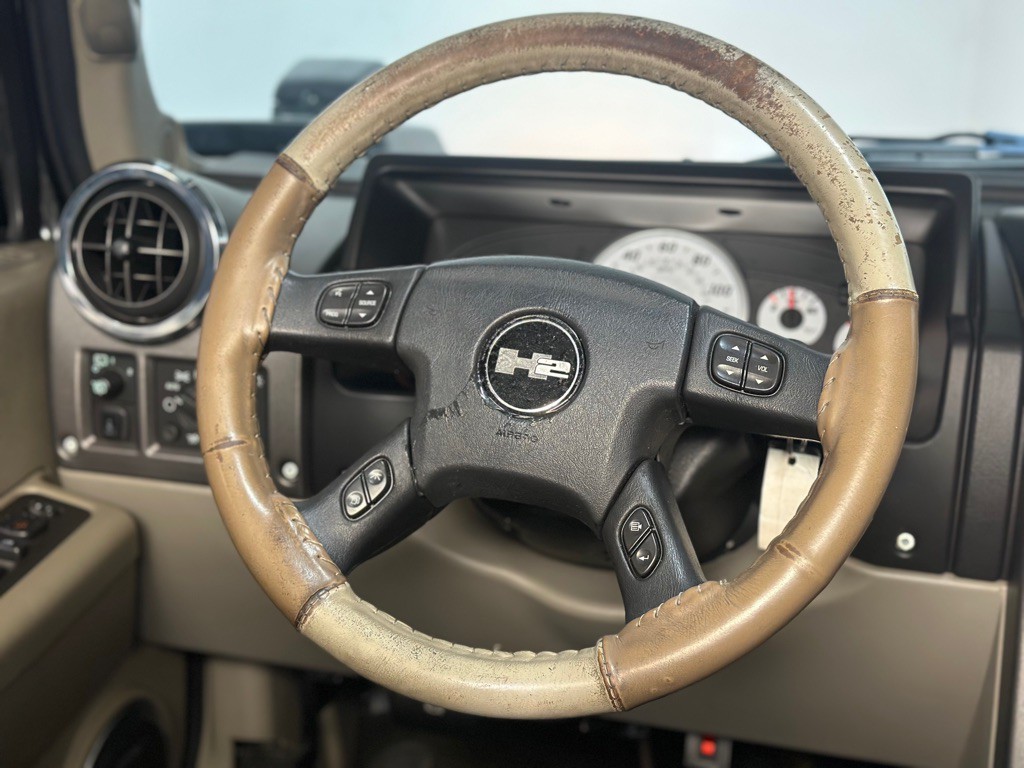 2004 HUMMER H2 Image 13
