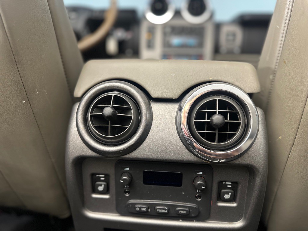 2004 HUMMER H2 Image 25