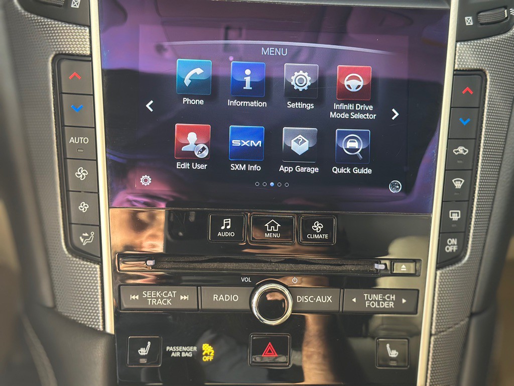 2015 INFINITI Q50 Image 17